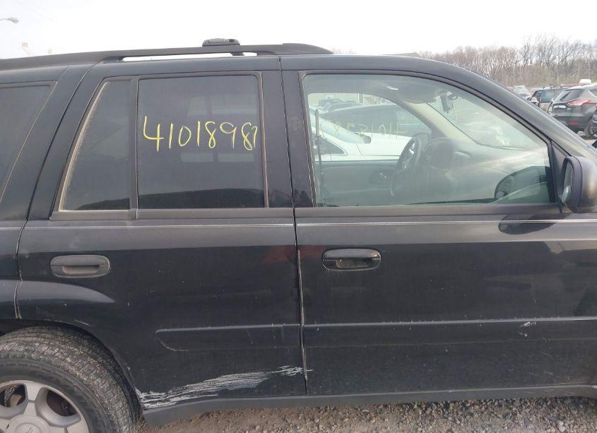 Photo 13 of 2005 Chevrolet Trailblazer LT (VIN 1GNDT13S852163106)