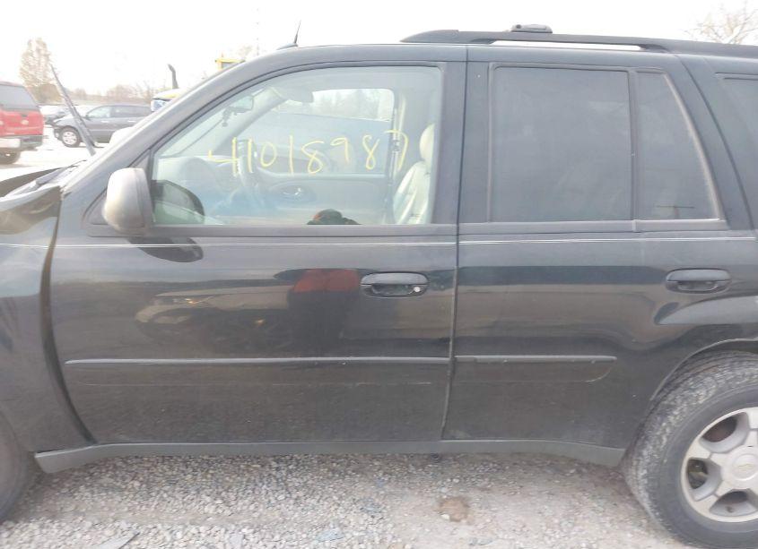 Photo 14 of 2005 Chevrolet Trailblazer LT (VIN 1GNDT13S852163106)