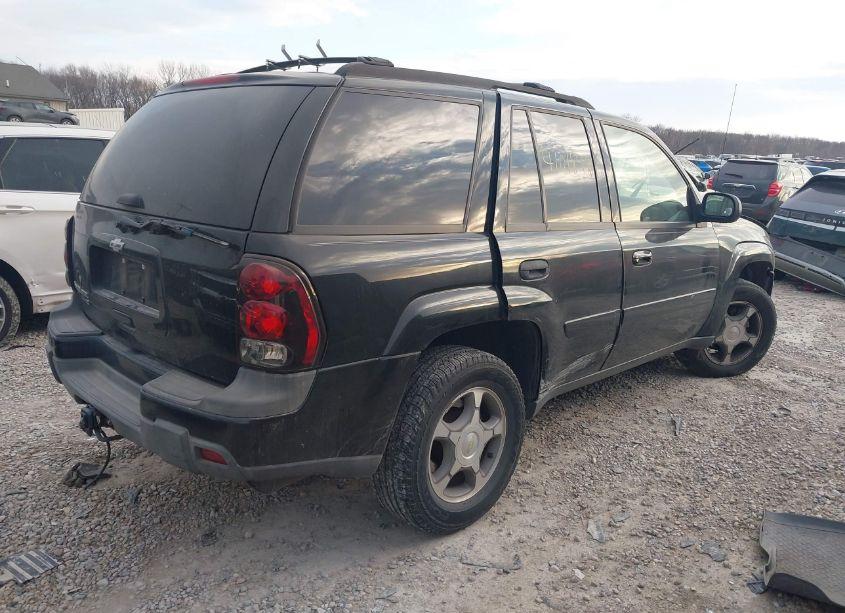 Photo 4 of 2005 Chevrolet Trailblazer LT (VIN 1GNDT13S852163106)