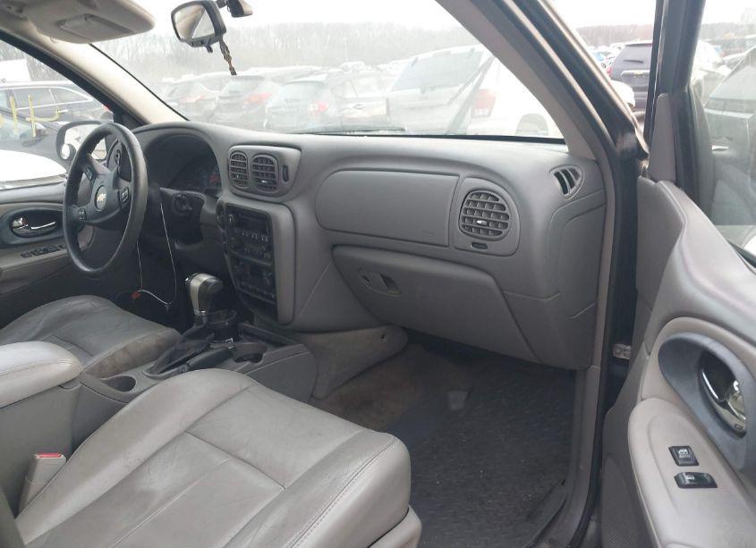 Photo 5 of 2005 Chevrolet Trailblazer LT (VIN 1GNDT13S852163106)