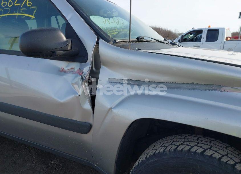 Photo 13 of 2005 Chevrolet Trailblazer LS (VIN 1GNDT13S852222235)