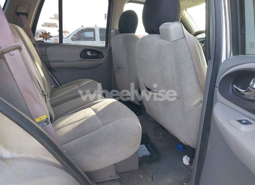 Photo 8 of 2005 Chevrolet Trailblazer LS (VIN 1GNDT13S852222235)