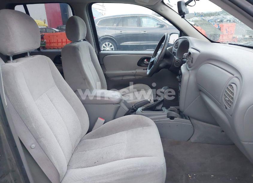 Photo 5 of 2005 Chevrolet Trailblazer LS (VIN 1GNDT13S852230156)