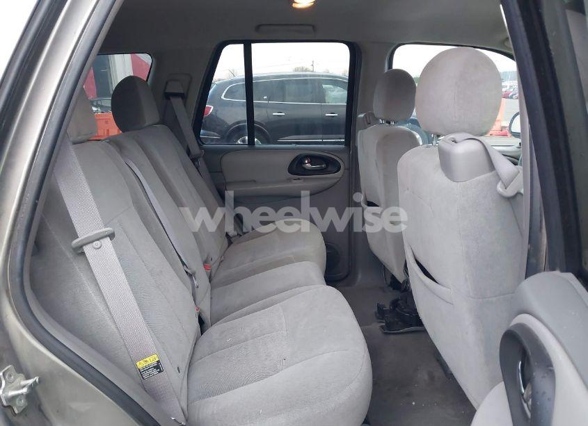 Photo 8 of 2005 Chevrolet Trailblazer LS (VIN 1GNDT13S852230156)