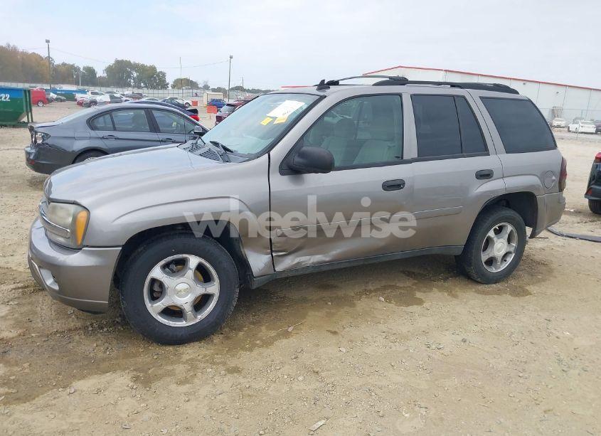 Photo 6 of 2006 Chevrolet Trailblazer LS (VIN 1GNDT13S862325477)