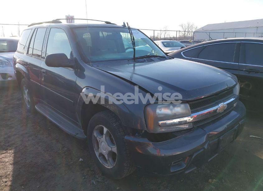 2007 Chevrolet Trailblazer LS (VIN 1GNDT13S872125992) main photo