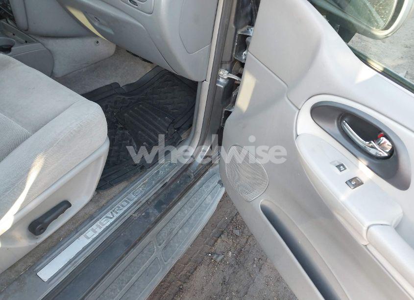 Photo 5 of 2007 Chevrolet Trailblazer LS (VIN 1GNDT13S872125992)