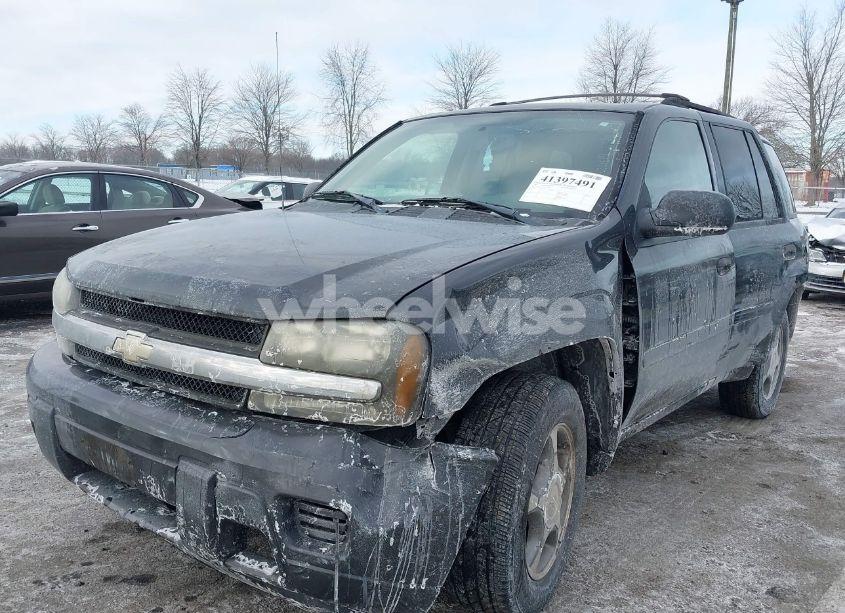 Photo 2 of 2007 Chevrolet Trailblazer LS (VIN 1GNDT13S872279134)