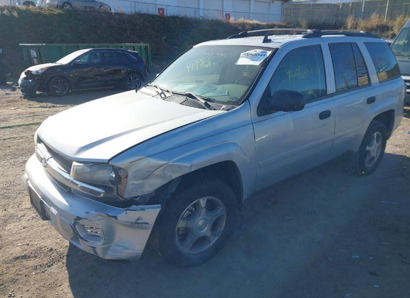 Photo 2 of 2007 Chevrolet Trailblazer LS (VIN 1GNDT13S872300855)