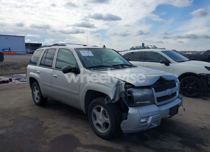 2008 Chevrolet Trailblazer LT (VIN 1GNDT13S882211093) main photo