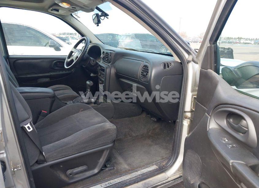 Photo 5 of 2008 Chevrolet Trailblazer LT (VIN 1GNDT13S882211093)