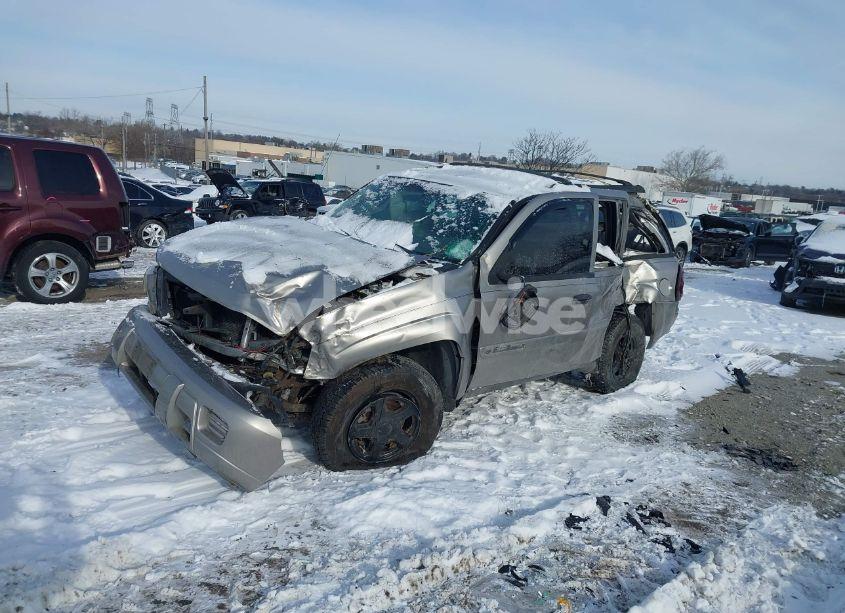 Photo 2 of 2002 Chevrolet Trailblazer LS (VIN 1GNDT13S922426828)