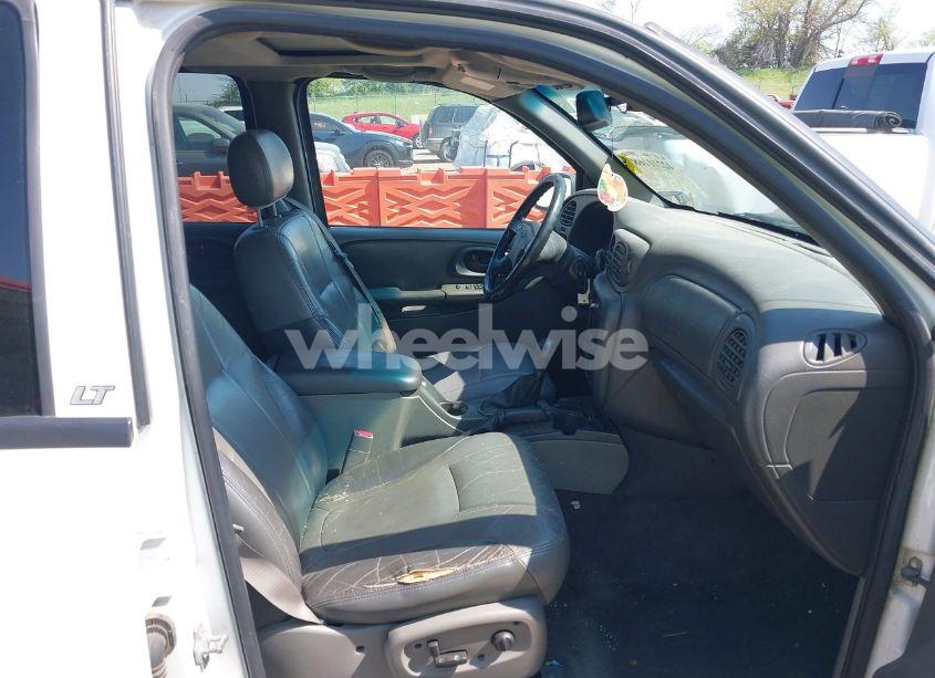 Photo 5 of 2004 Chevrolet Trailblazer LT (VIN 1GNDT13S942267005)