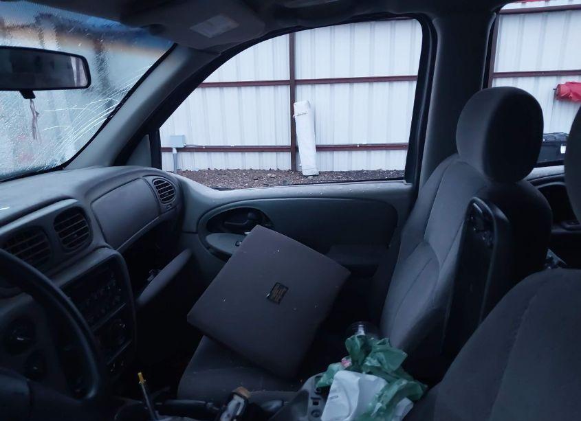 Photo 5 of 2004 Chevrolet Trailblazer LS (VIN 1GNDT13S942370926)