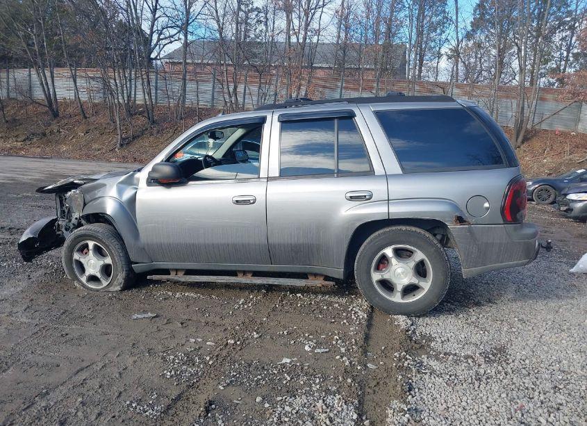 Photo 14 of 2005 Chevrolet Trailblazer LT (VIN 1GNDT13S952328791)