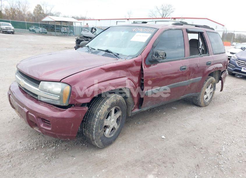 Photo 2 of 2005 Chevrolet Trailblazer LS (VIN 1GNDT13S952370670)