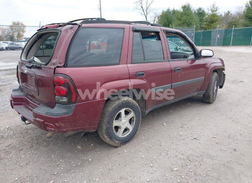 Photo 4 of 2005 Chevrolet Trailblazer LS (VIN 1GNDT13S952370670)