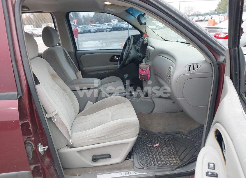 Photo 5 of 2005 Chevrolet Trailblazer LS (VIN 1GNDT13S952370670)