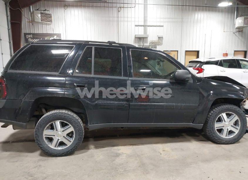 Photo 13 of 2005 Chevrolet Trailblazer LT (VIN 1GNDT13S952390577)