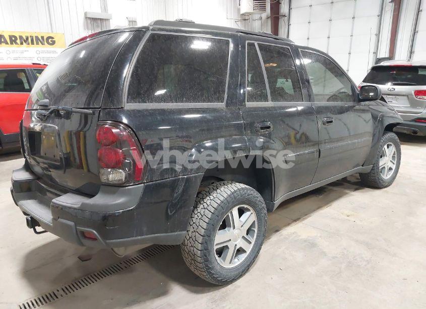 Photo 4 of 2005 Chevrolet Trailblazer LT (VIN 1GNDT13S952390577)