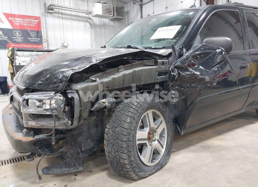 Photo 6 of 2005 Chevrolet Trailblazer LT (VIN 1GNDT13S952390577)