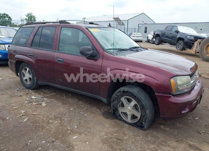 2006 Chevrolet Trailblazer LS (VIN 1GNDT13S962123943) main photo