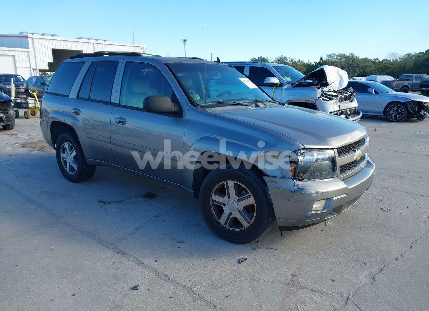 2007 Chevrolet Trailblazer LT (VIN 1GNDT13S972149797) main photo