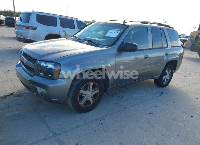 Photo 2 of 2007 Chevrolet Trailblazer LT (VIN 1GNDT13S972149797)