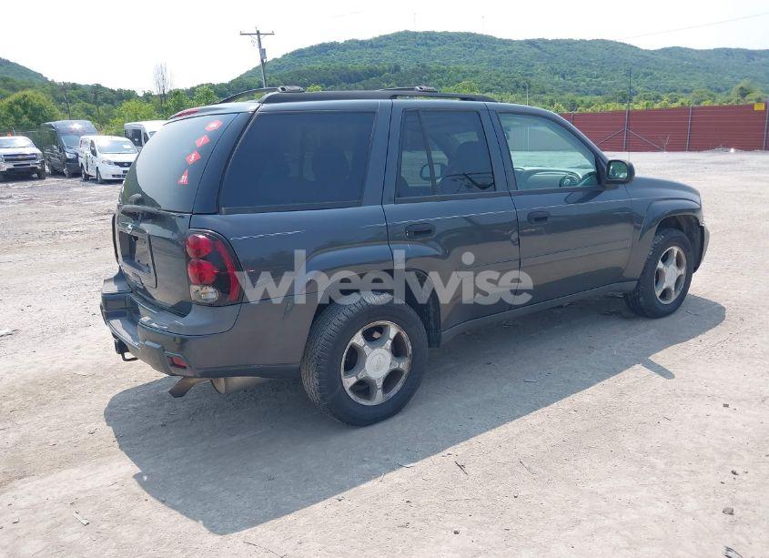 Photo 4 of 2007 Chevrolet Trailblazer LS (VIN 1GNDT13S972183321)