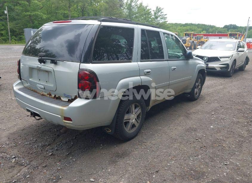 Photo 4 of 2007 Chevrolet Trailblazer LT (VIN 1GNDT13S972197753)