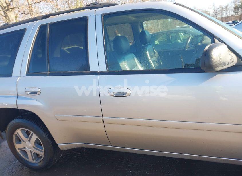 Photo 13 of 2008 Chevrolet Trailblazer LT (VIN 1GNDT13S982137912)