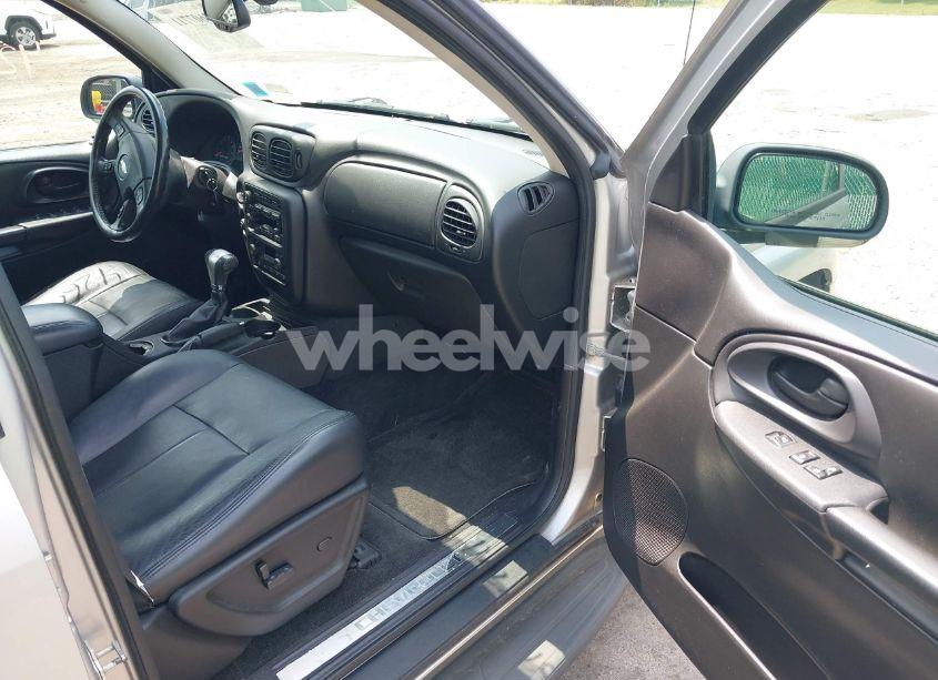 Photo 5 of 2008 Chevrolet Trailblazer LT (VIN 1GNDT13S982158436)