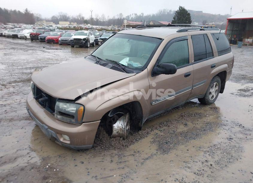 Photo 2 of 2002 Chevrolet Trailblazer LT (VIN 1GNDT13SX22340945)