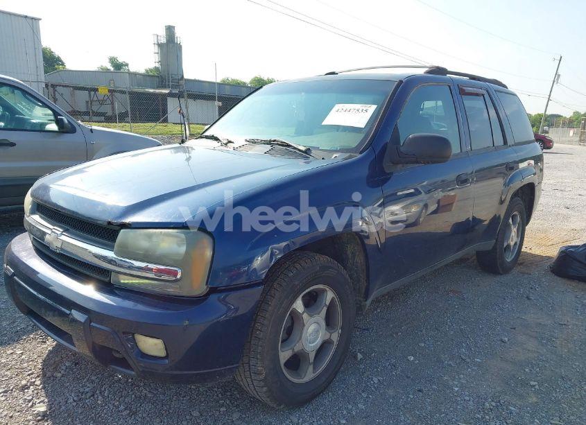 Photo 2 of 2002 Chevrolet Trailblazer LS (VIN 1GNDT13SX22464102)