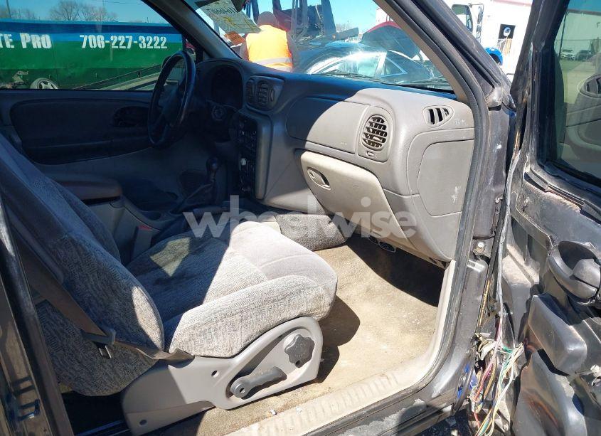 Photo 5 of 2003 Chevrolet Trailblazer LS (VIN 1GNDT13SX32178588)