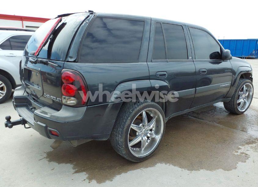 Photo 4 of 2003 Chevrolet Trailblazer LS (VIN 1GNDT13SX32370433)