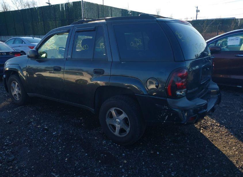 Photo 3 of 2004 Chevrolet Trailblazer LS (VIN 1GNDT13SX42150484)