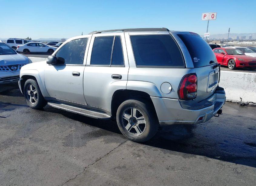 Photo 3 of 2005 Chevrolet Trailblazer LS (VIN 1GNDT13SX52123514)