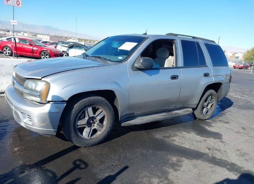 Photo 6 of 2005 Chevrolet Trailblazer LS (VIN 1GNDT13SX52123514)