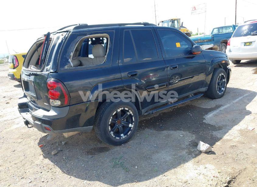 Photo 4 of 2005 Chevrolet Trailblazer LT (VIN 1GNDT13SX52291900)