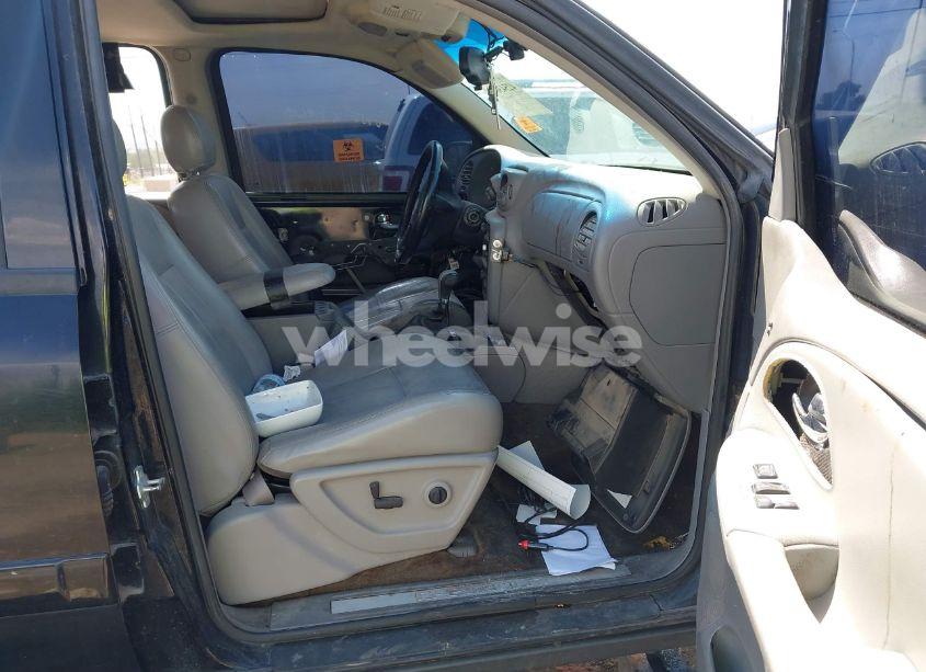 Photo 5 of 2005 Chevrolet Trailblazer LT (VIN 1GNDT13SX52291900)