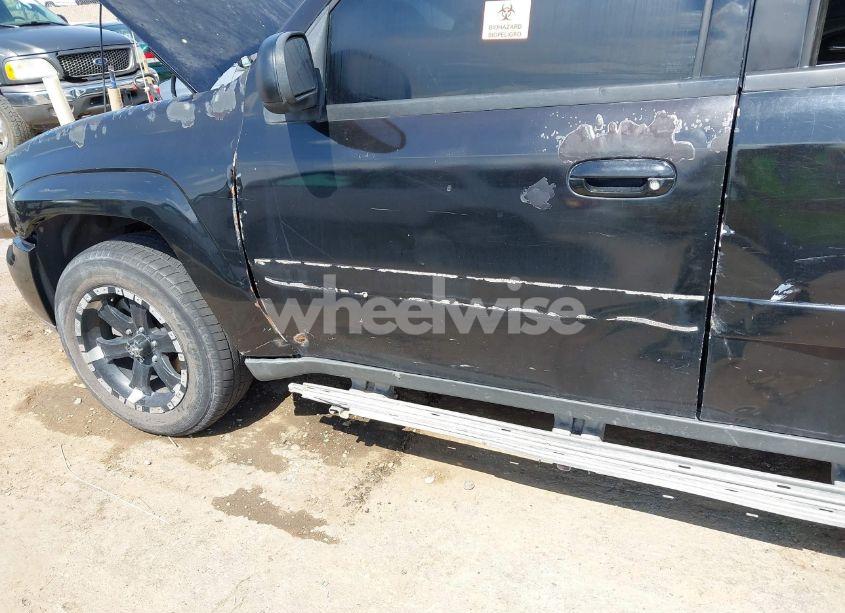 Photo 6 of 2005 Chevrolet Trailblazer LT (VIN 1GNDT13SX52291900)