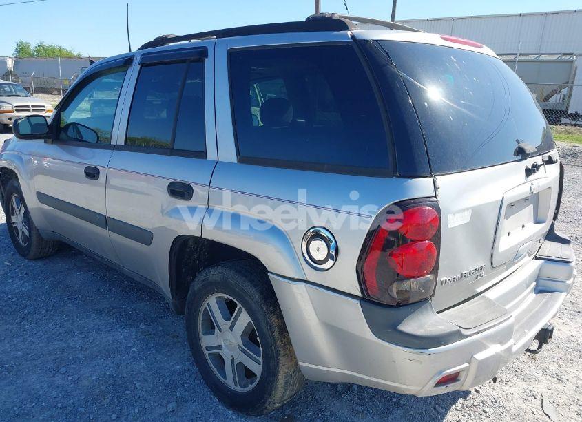 Photo 3 of 2005 Chevrolet Trailblazer LS (VIN 1GNDT13SX52297180)