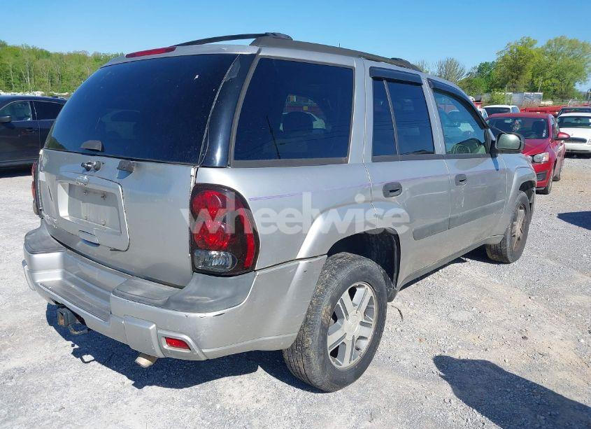 Photo 4 of 2005 Chevrolet Trailblazer LS (VIN 1GNDT13SX52297180)