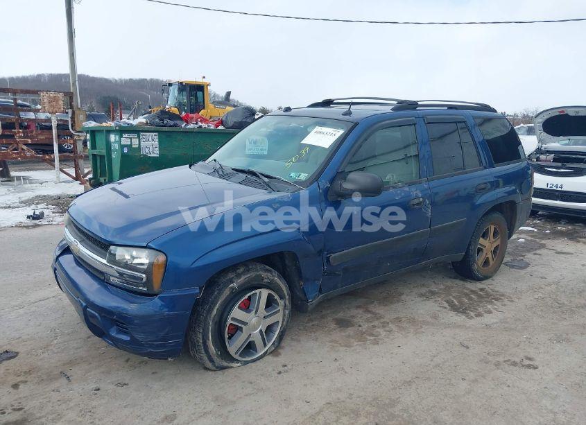 Photo 2 of 2005 Chevrolet Trailblazer LS (VIN 1GNDT13SX52365039)