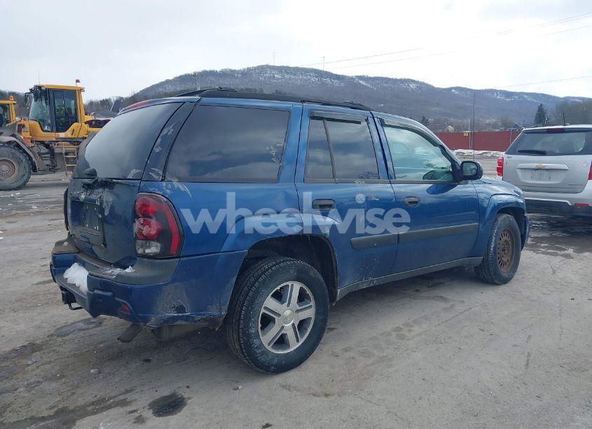 Photo 4 of 2005 Chevrolet Trailblazer LS (VIN 1GNDT13SX52365039)