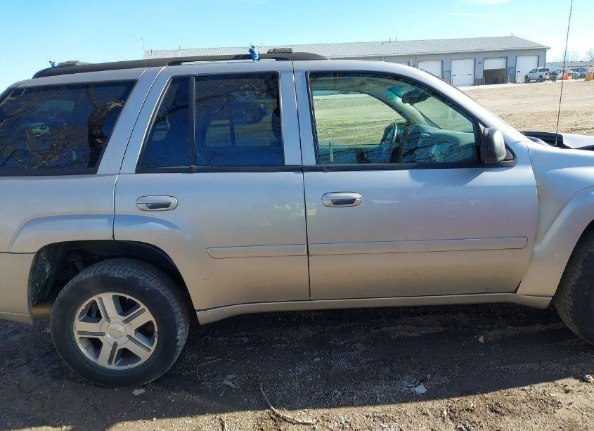 Photo 13 of 2007 Chevrolet Trailblazer LT (VIN 1GNDT13SX72110507)
