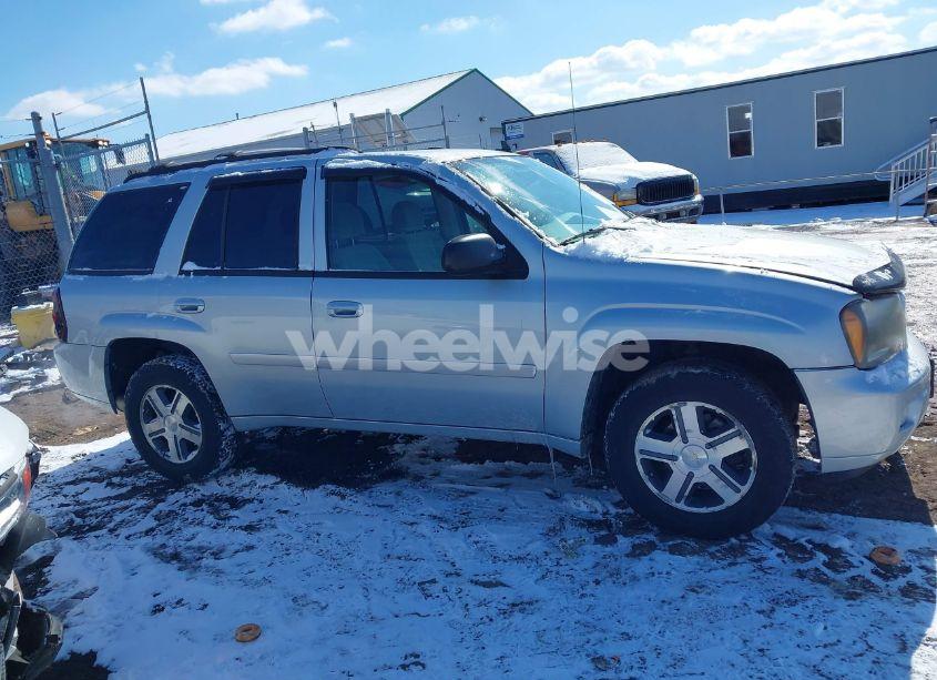 Photo 13 of 2007 Chevrolet Trailblazer LT (VIN 1GNDT13SX72132832)