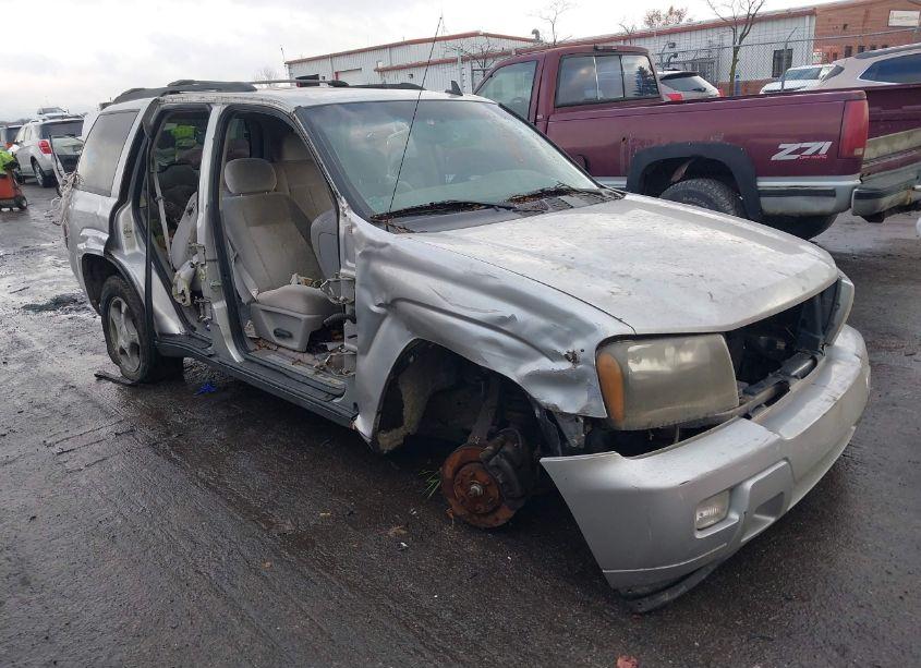 2008 Chevrolet Trailblazer LT (VIN 1GNDT13SX82127583) main photo