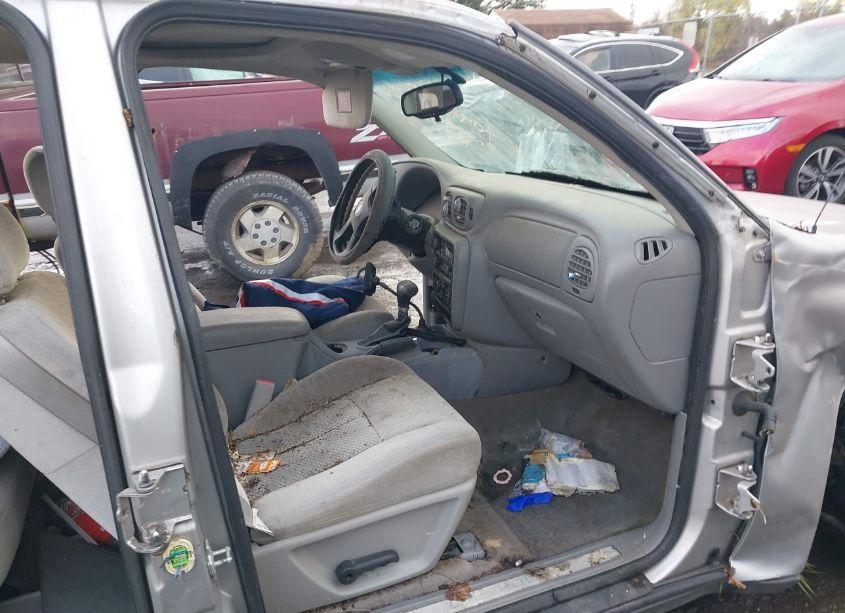 Photo 5 of 2008 Chevrolet Trailblazer LT (VIN 1GNDT13SX82127583)